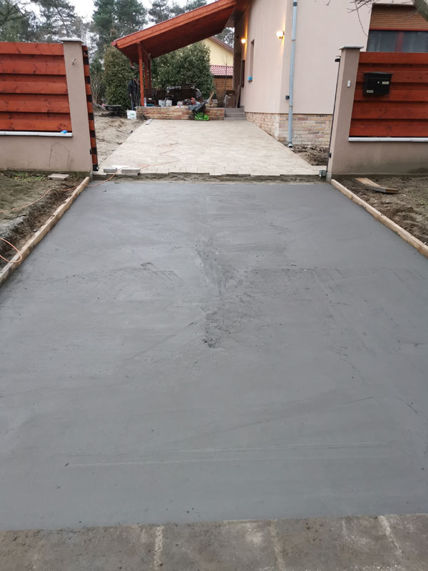 Térkővezés vasalt betonrétegre 16