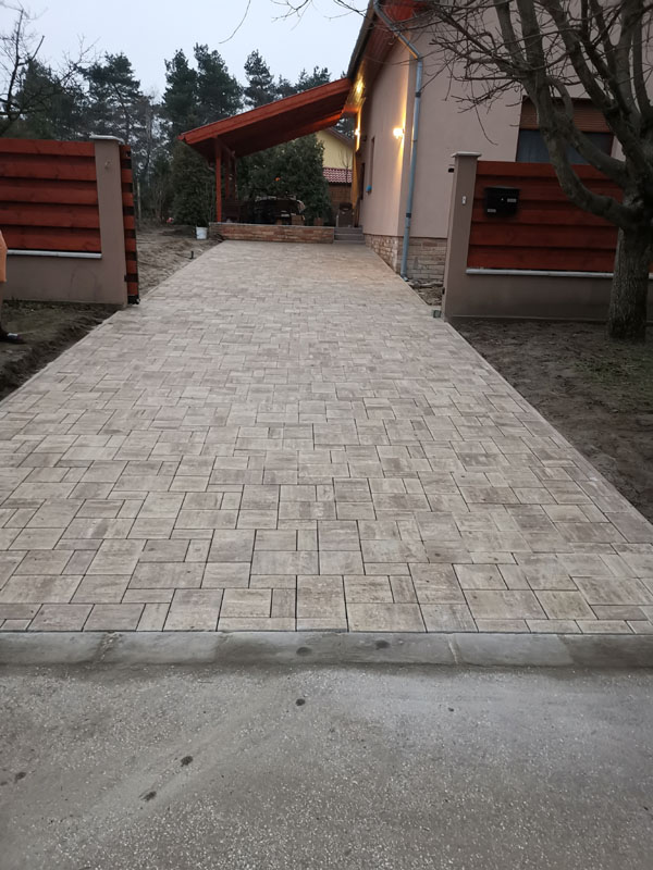 Térkővezés vasalt betonrétegre 19
