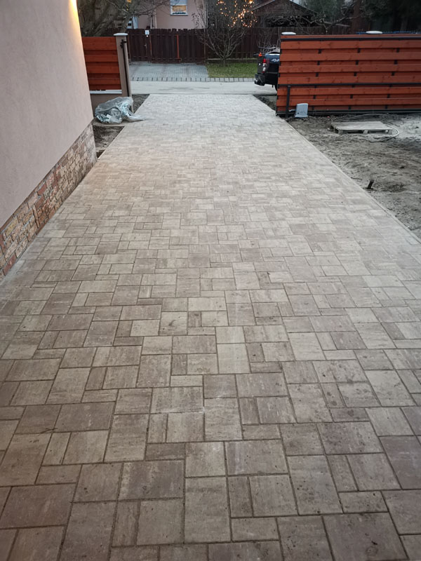 Térkővezés vasalt betonrétegre 20