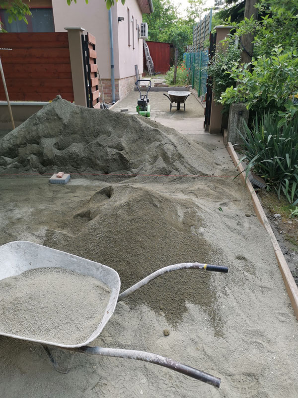 Térkővezés vasalt betonrétegre 28