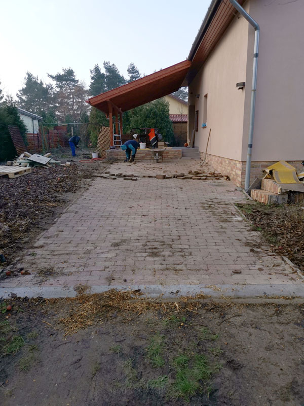 Térkővezés vasalt betonrétegre 3