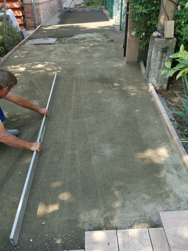 Térkővezés vasalt betonrétegre 31