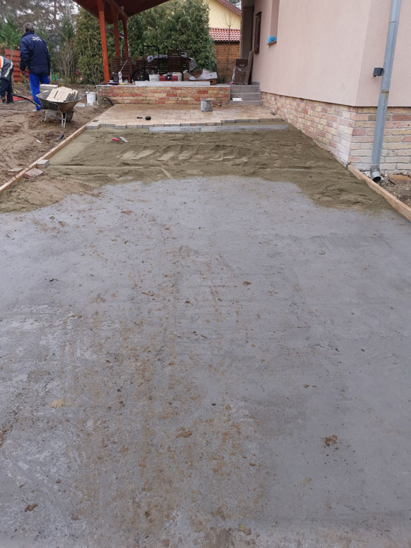 Térkővezés vasalt betonrétegre 9